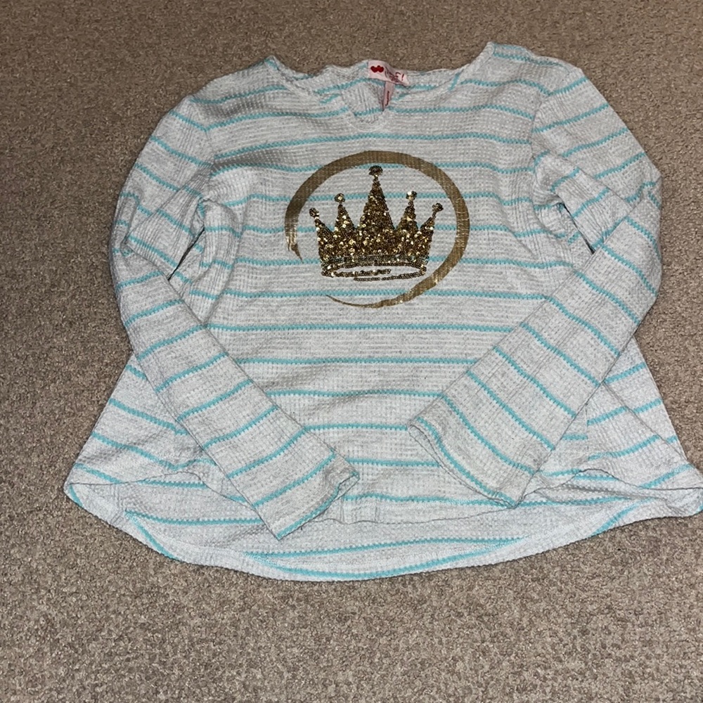 POOF! Top gently used size XL